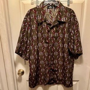 CITY IMPACT Men’s Short Sleeve Button Down Skulls Wings Shirt. Sz XL.